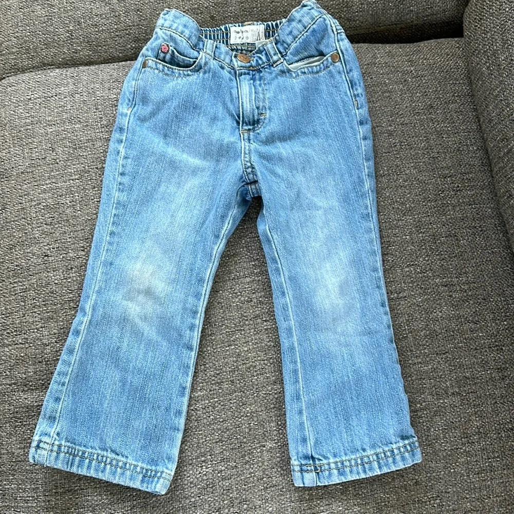 Osh Kosh B’gosh Girls 3T 36 months Light Wash Blue Denim Jeans Pink embroidered
